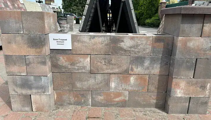 Блок гладкий Тоскана — декоративний блок для огорожі