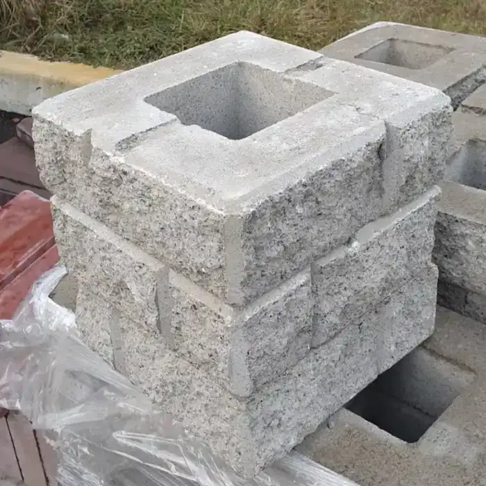 blok-dekoratyvnyi-dlia-stovpa-300kh300kh100-siryi-004 Блок декоративний для стовпа 300х300х100 сірий колотий
