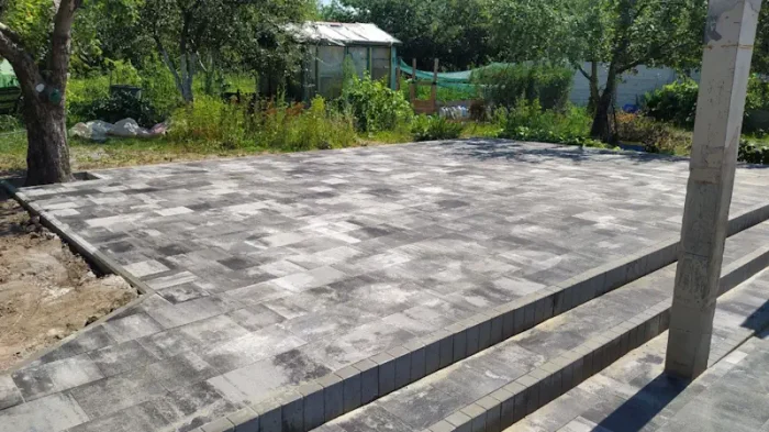 Бордюр фігурний квадратний